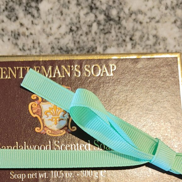 Gentlemen's Sandalwood Scented Soap. Made in Tuscany - Italy - Large bar - 300g - Picture 10 of 15
